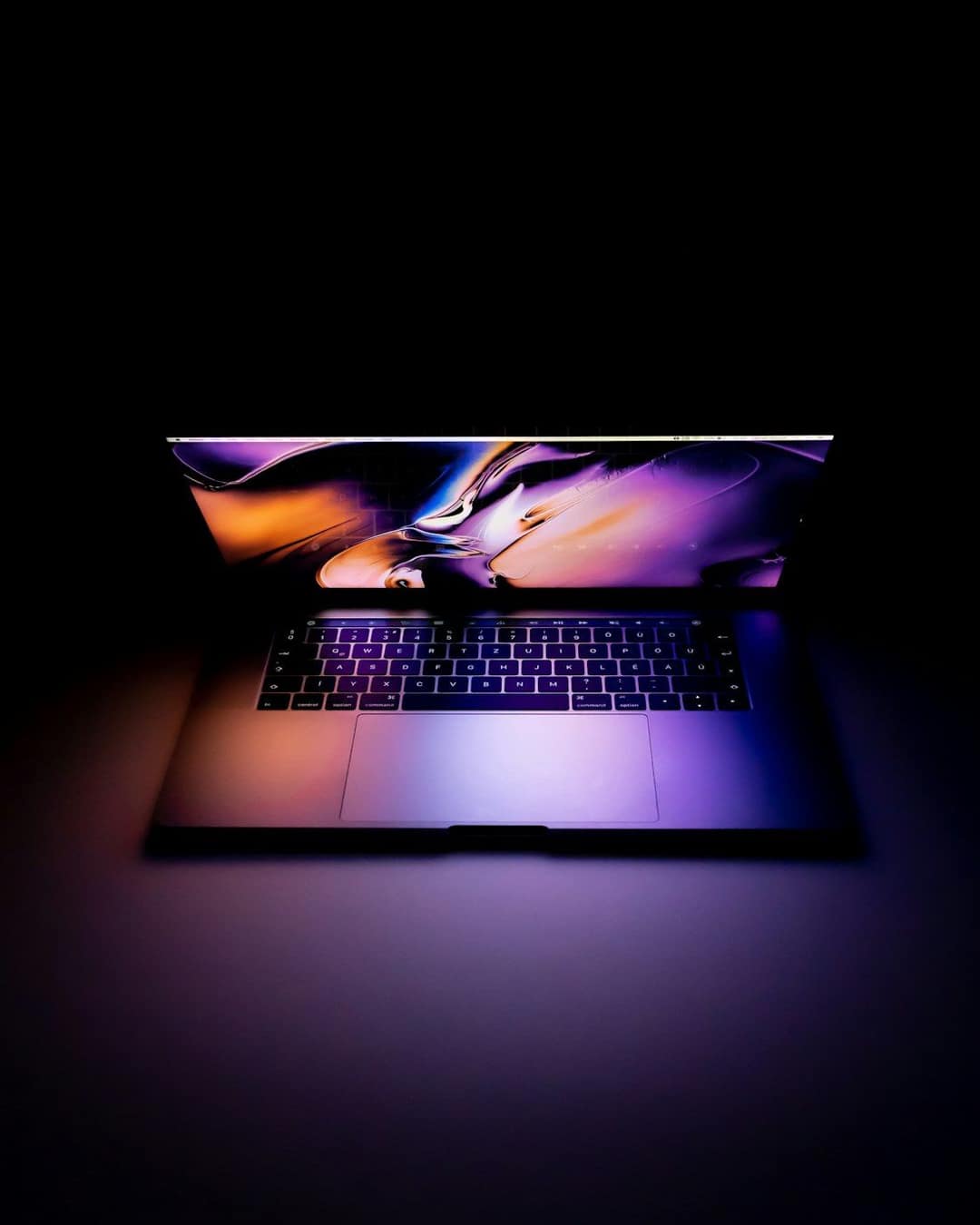تست بهترین مانیتور گیمینگ ۲۰۲۶ با نمایش رنگ‌های دقیق و HDR در یک بازی ویدیویی